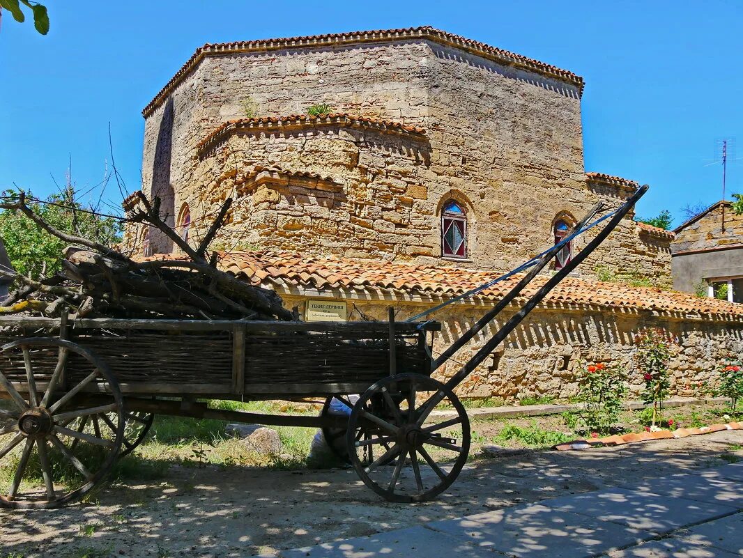 монастырь дервишей евпатория. крепостные ворота одун-базар-капусы. теким. текие дервиеш евпатория. текие дервишей евпатория крым.