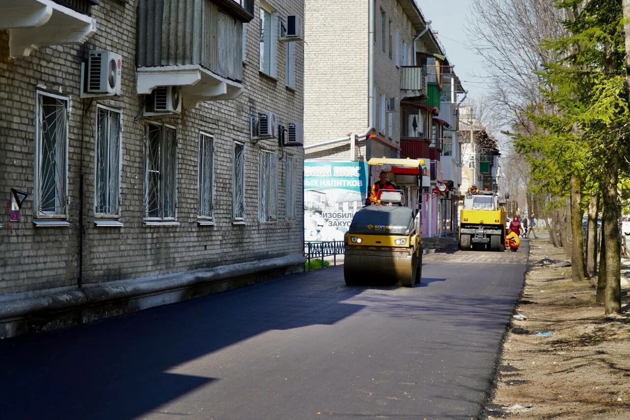 Работа в городе биробиджане. Тротуар. Советский тротуар. Тротуара работы. Город Биробиджан улица Студенческая.