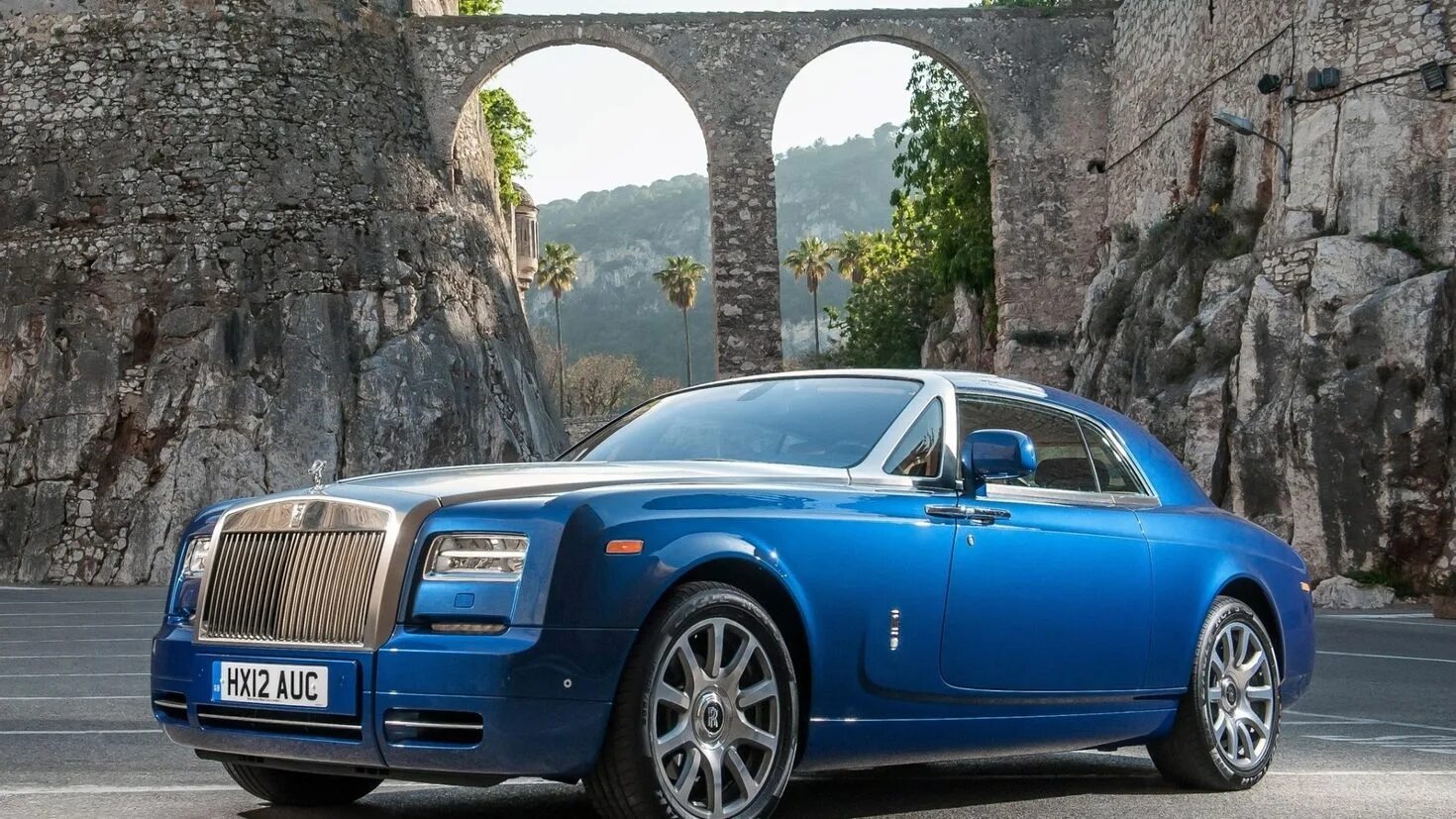 Rolls com. Роллс Ройс купе. Роллс Ройс Фантом купе. Rolls Royce Phantom купе. Роллс Ройс Фантом 2000.