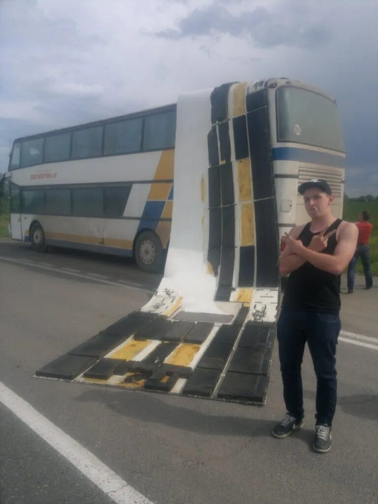 Билеты на автобус пермь чайковский. Автобус Пермь Чайковский. Двухъярусный автобус Чайковский - Пермь. Снесло крышу на двухэтажном автобусе. Остановка автовокзал Чайковский.