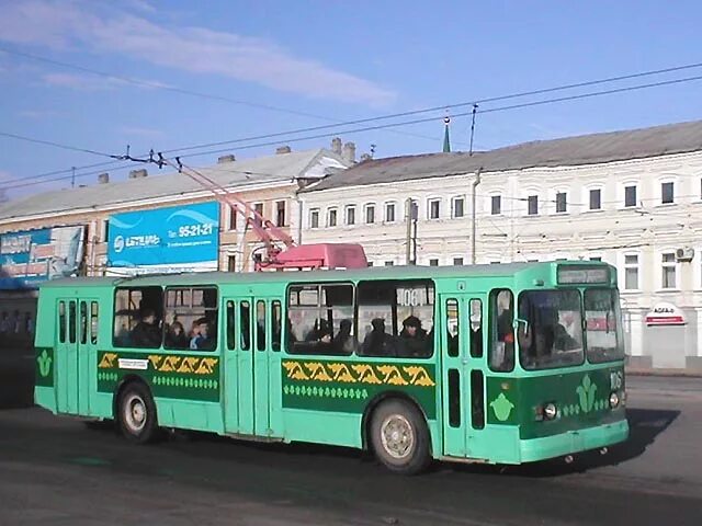 голубой московский троллейбус тролза 5265. 05 «оптима». звук. троллейбус на белом фоне для детей. троллейбус зеленый синий.