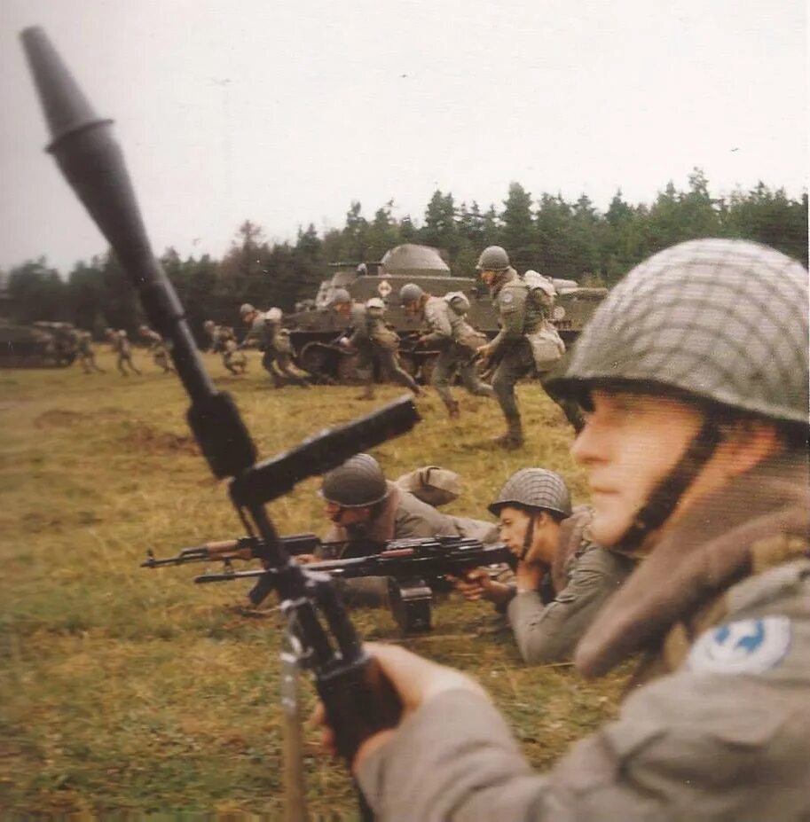 Пехота ркка парад победы 1945. Народное войско польское. Генерал польской армии пнр польша. Форма польской армии. Форма польской народной армии.