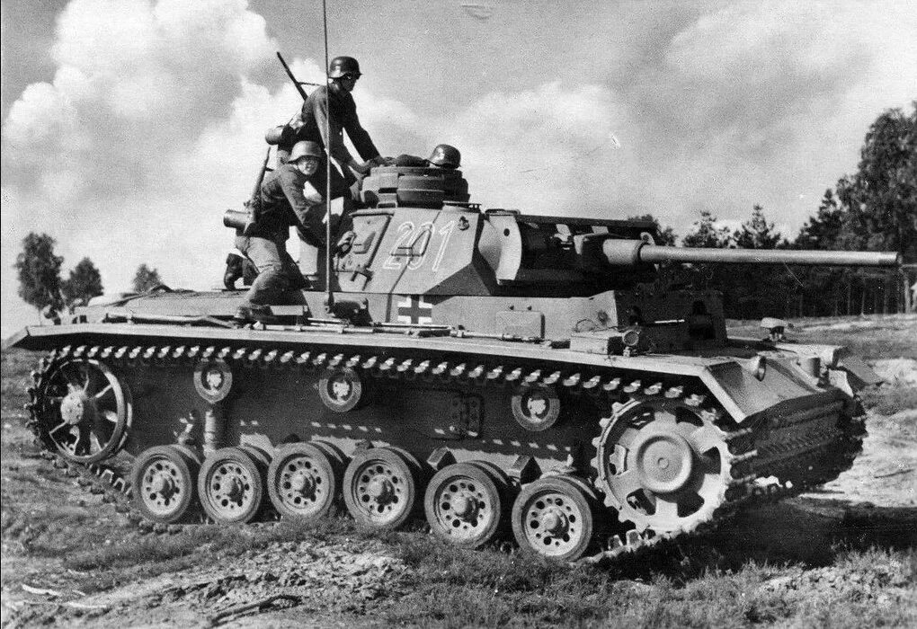 T 3 18 8. Т4 танк вермахта 1941. Танк PZ 3. Панцер т-3. Немецкий танк т3.