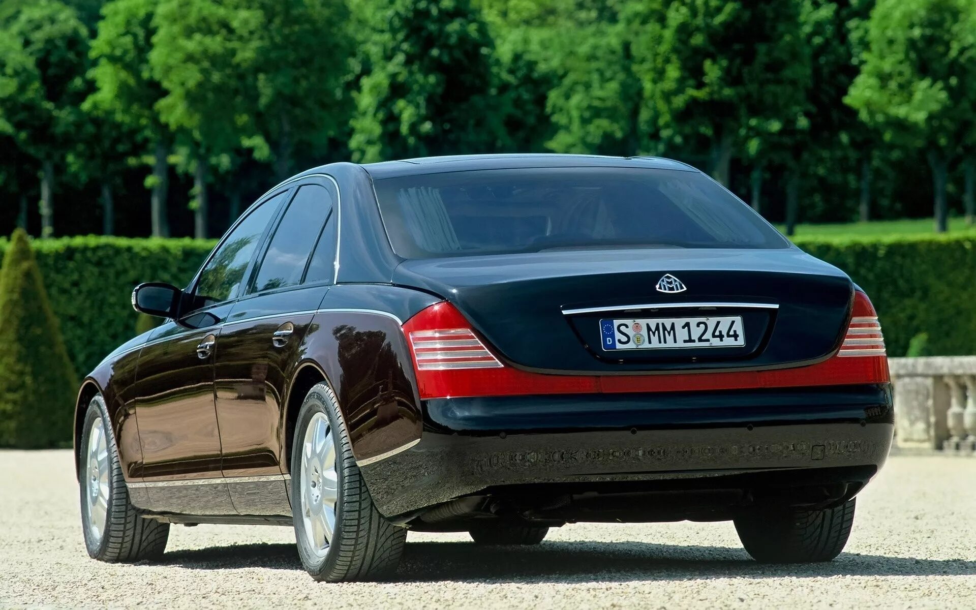 Что такое майбах. Maybach 57. Maybach 57 2002. Maybach 57 (w240). Машина Maybach 57.