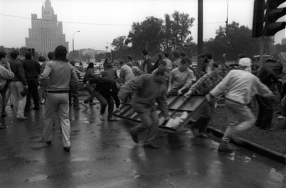 Августовский путч 1991. Путч в августе 1991. Путч в Москве 1991. Военный переворот 1991. Первые после распада