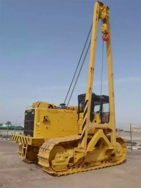 Komatsu d355c. Трубоукладчик komatsu d355. трубоукладчик бульдозер komatsu d355. komatsu d355 трубоукладчик кабина. комацу 355 трубоукладчик.