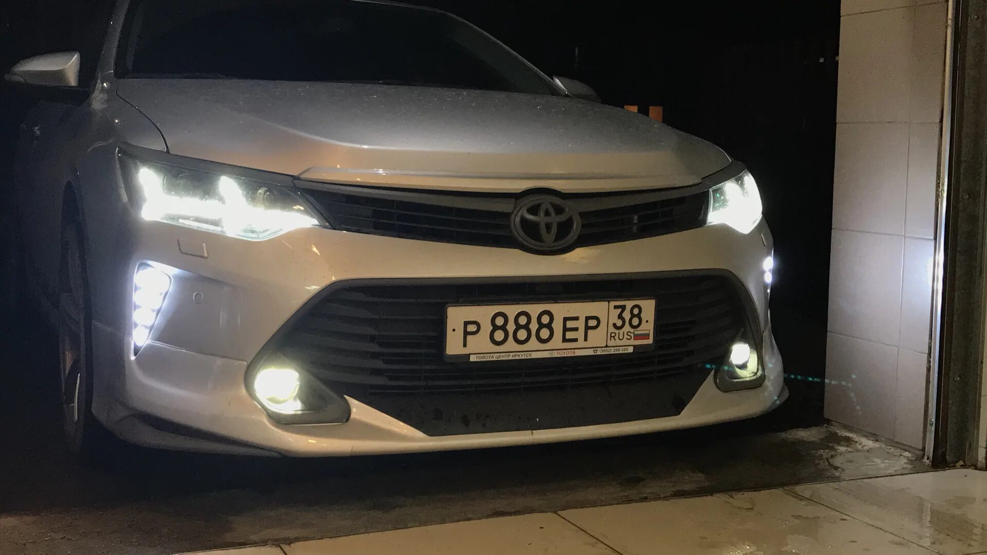 Противотуманные фары камри 50. ПТФ Toyota Camry 50. ПТФ Камри 55 диодная. Camry v50 ПТФ Sal man. Led туманки Камри 50.