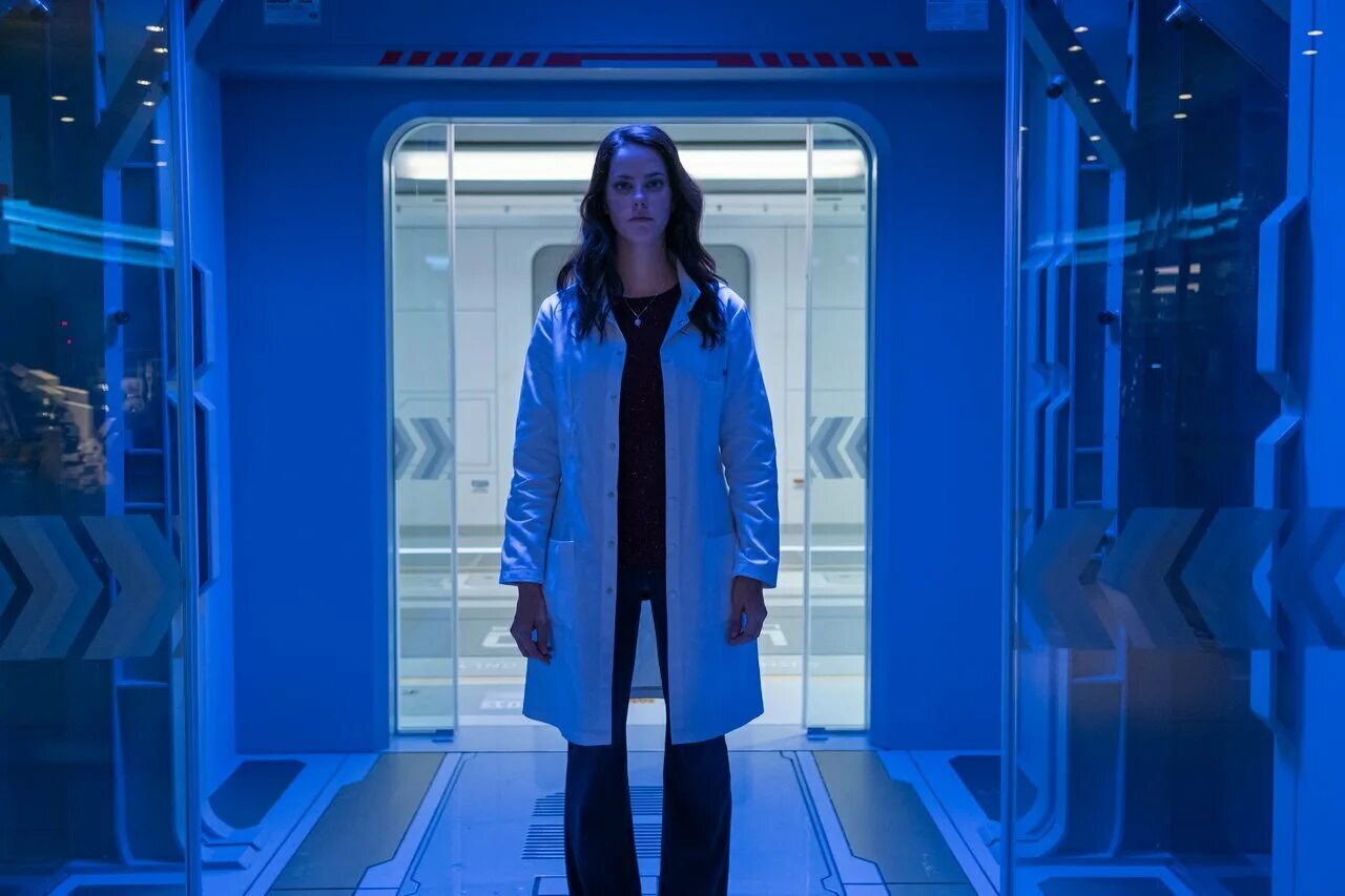 Минхо бегущий в лабиринте лекарство от смерти. Галли бегущий в лабиринте 3. Лабиринт лекарство. Бегущий в лабиринте лекарство от смерти постер. Лабиринт лекарство.