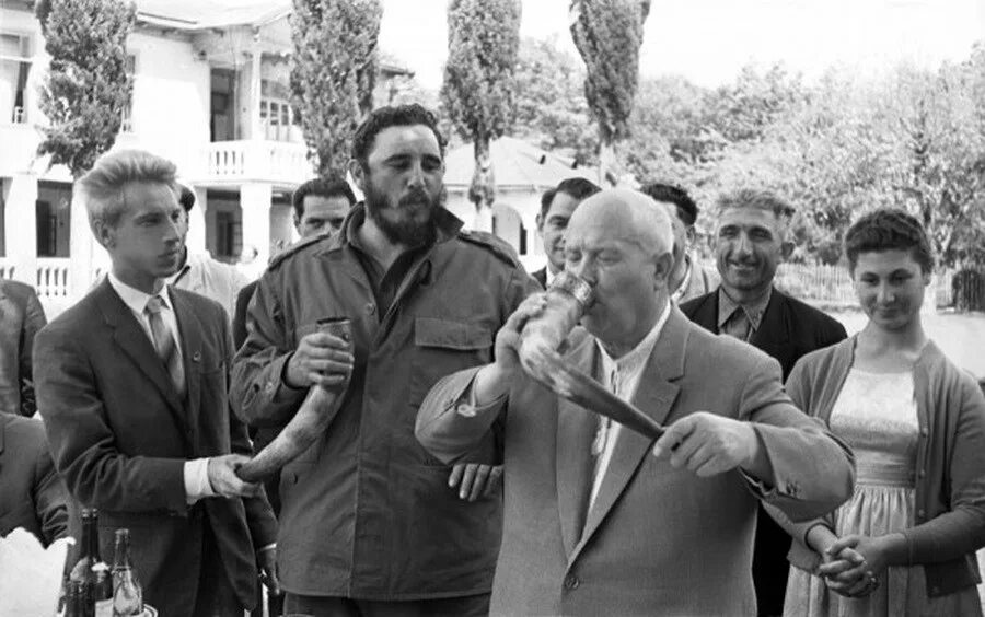 Куба 1962 карибский кризис. 25 октября 1962. Карибский кризис хрущев и кастро. Карибский кризис хрущев и кастро. Карибский кризис хрущев и кастро.