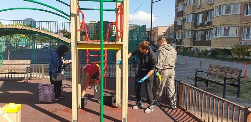 ук лазурная. травма на детской площадке. сукко улица лукоморья 1к1. лазурная 21 стерлитамак. площадка на менжинского.