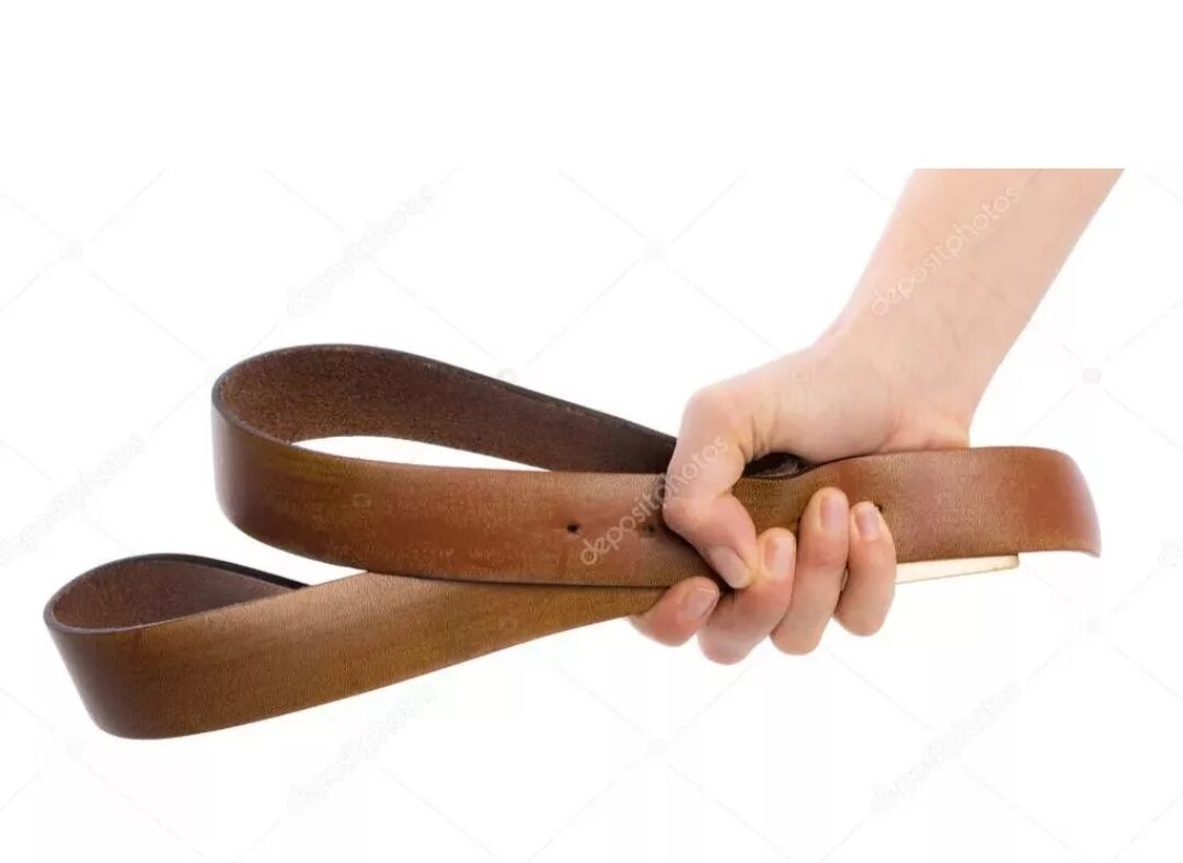 ремня не хватает. ремень в руке. ремня не хватает. ремня не хватает.