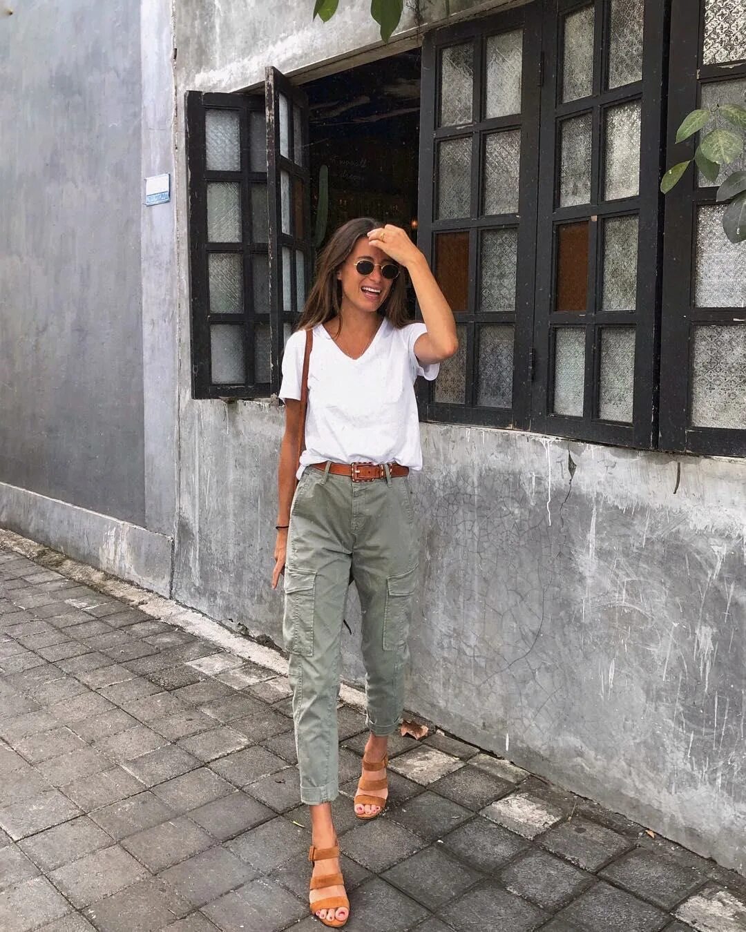 Брюки карго стрит стайл 2021. Брюки на осень 2022. Карго тренд 2022. Брюки карго 2022 стрит стайл. Штаны карго кэжуал.