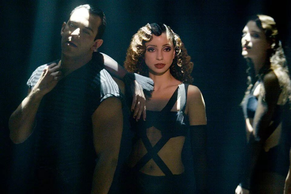 Мюзикл чикаго танго. Cell block tango. Кэтрин зета чикаго. Чикаго тюремное танго. Мюзикл чикаго танго.