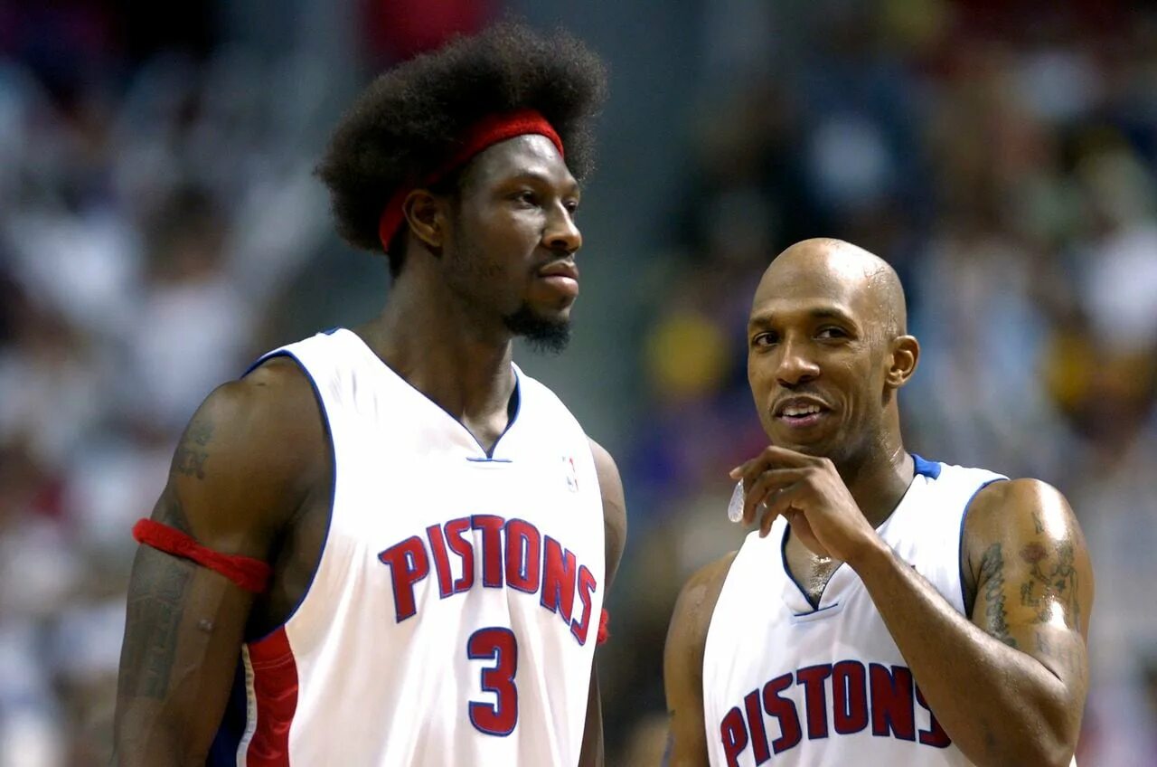 Detroit Pistons 2004 Бен Уоллес. Бен Уоллес баскетболист. Detroit Pistons Legends.