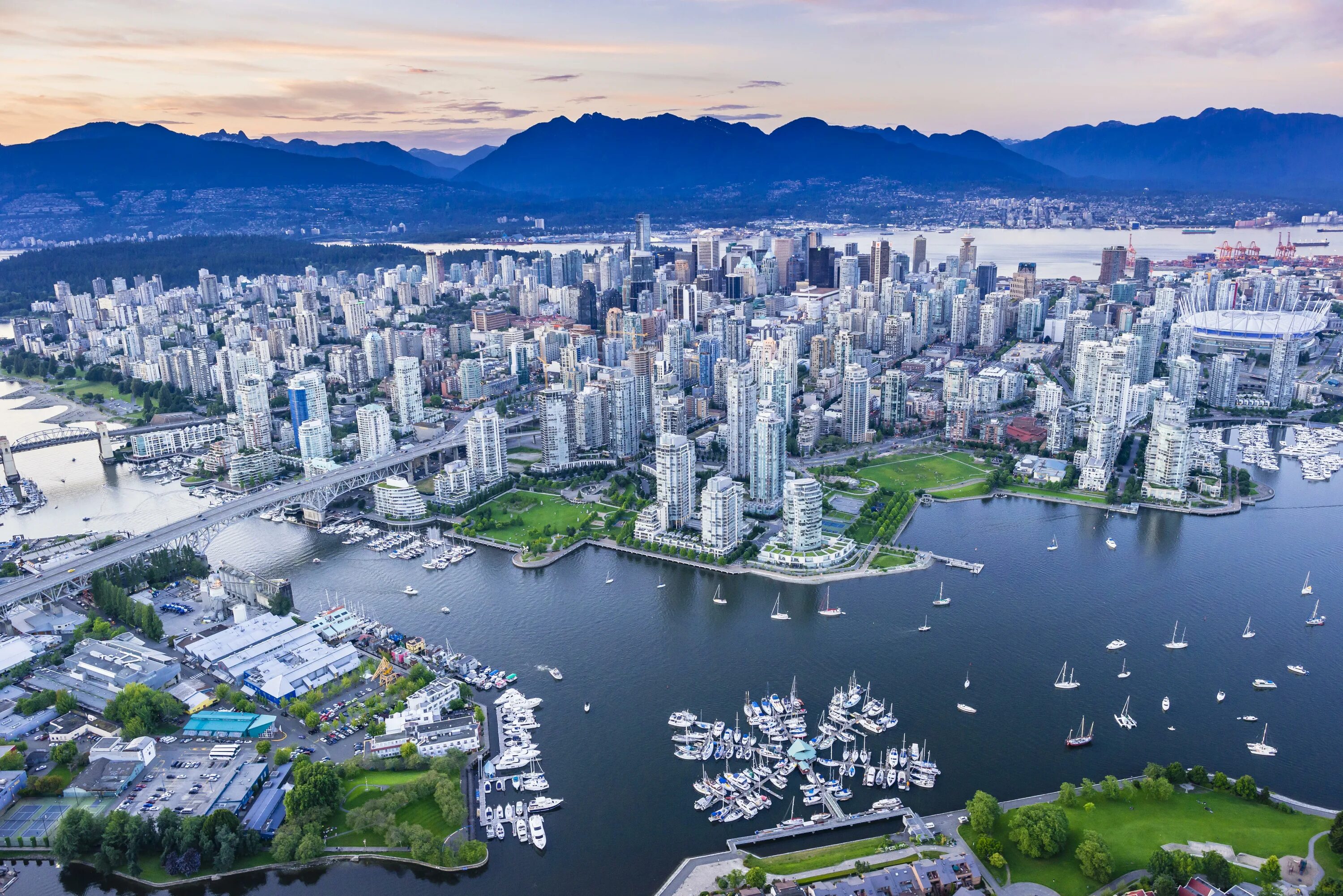 Самое лучшее государство. Ванкувер Канада. Ванкувер City Canada. Ванкувер Британская Колумбия. Ванкувер город в Канаде фото.