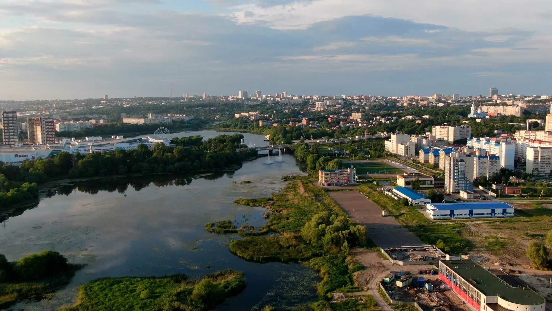 Бывшая река казань. Набережная Свияги Ульяновск. Острова Ульяновск Свияга. Набережная реки Свияги 67. Небоскреб Ульяновск Свияга.