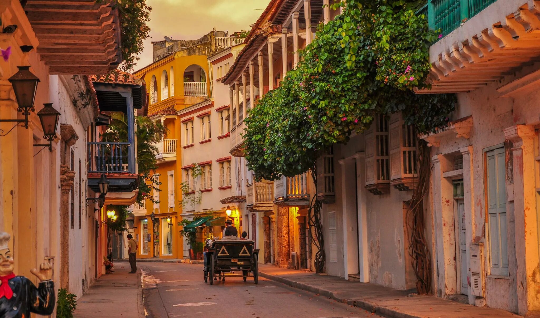 Город меделин мэделин колумбия. Картахена колумбия. Город санта фе де богота. Картахена колумбия. Латом город.