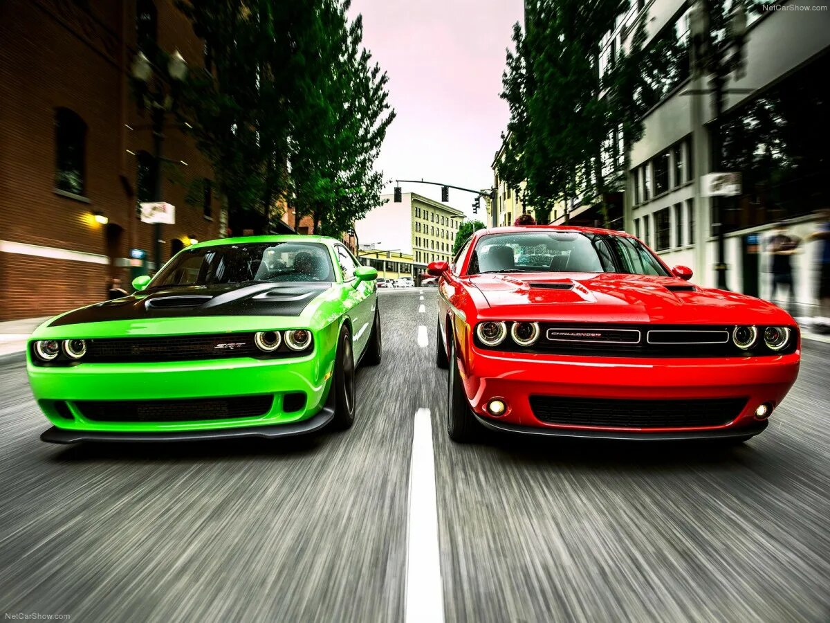 Фотки машин на телефон. Dodge Challenger Hellcat 2015. Dodge Challenger srt Hellcat. Додж Челленджер СРТ 2015.