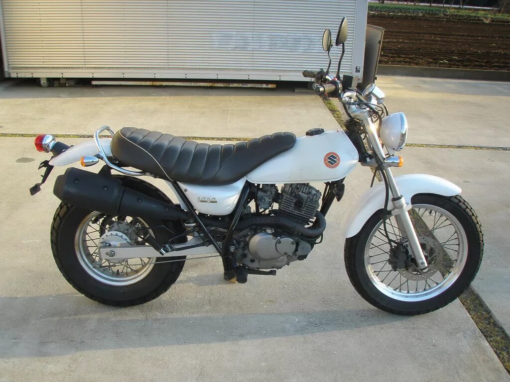 Suzuki van van 200. Мотоцикл сузуки ван ван. Suzuki van van 200 custom. Suzuki van van 200 custom. Suzuki van van 200.