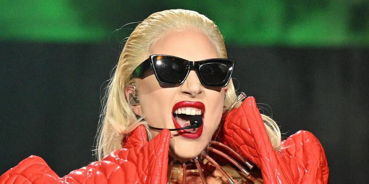 Охранник леди гаги песня. Леди гага 2009. Леди гага певица. Lady gaga 2022 tour. Lady gaga.