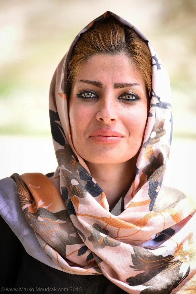 Персы национальность. Иран и иранцы и иранки. Ирани иранцы. Иранцы Зенгилан. Персидские женщины.