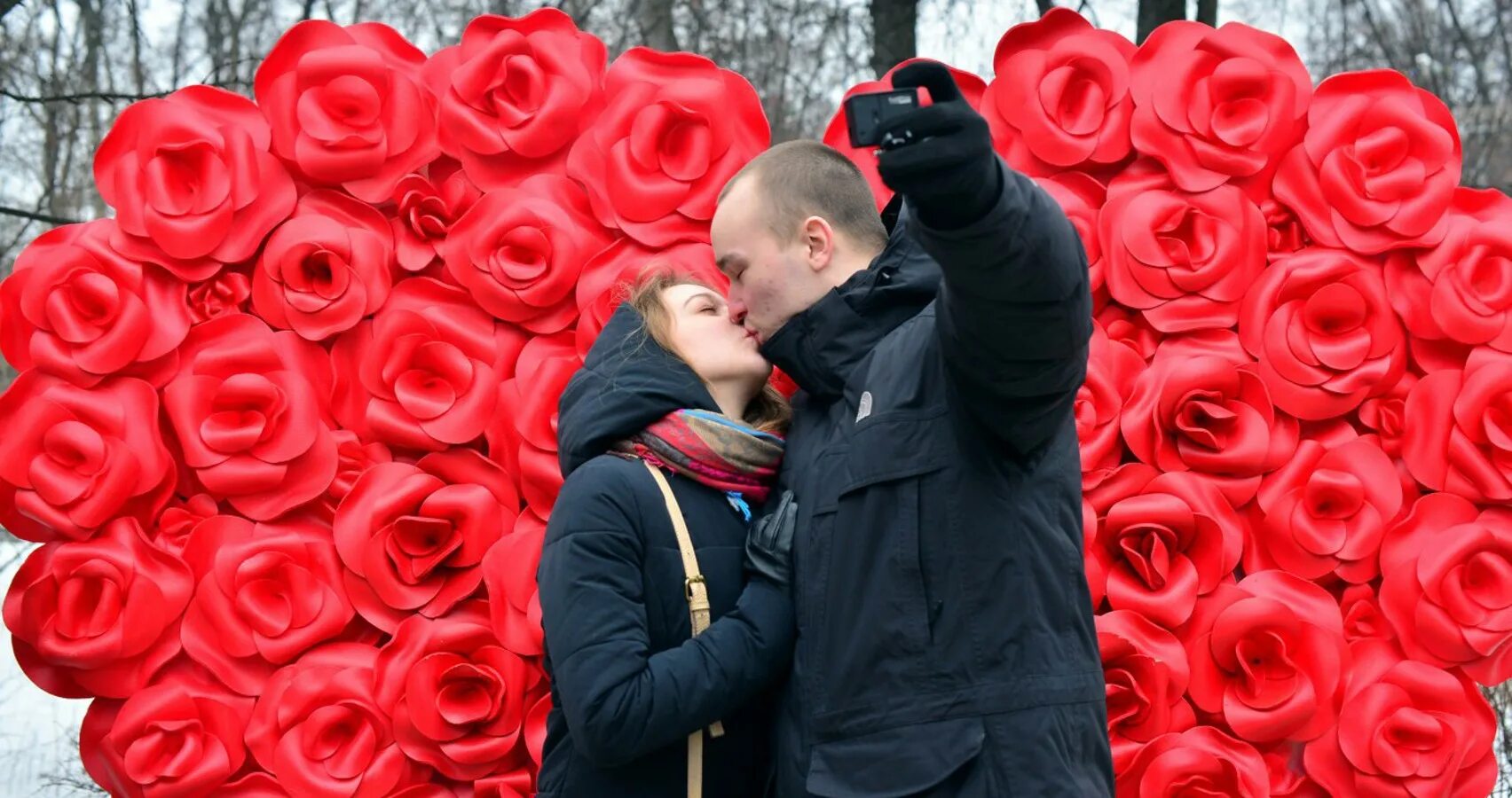Петербург 14 февраля. Фотозона на день влюбленных. фотозона на 14 февраля.