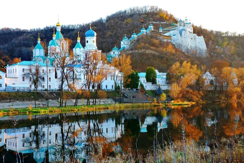 Свято Успенская Лавра Святогорск. Саятоуспенсаий Святогорский монастырь. Монастырь Северский Донец Святогорский Успенский. Свято успенская святогорская лавра