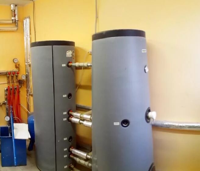 Схема подключения двух бойлеров косвенного нагрева в одну систему. 2 бойлера косвенного нагрева. Схема параллельного подключения двух водонагревателей. Бойлер косвенного нагрева eldom green line fv 500 s. Бойлер промышленный.