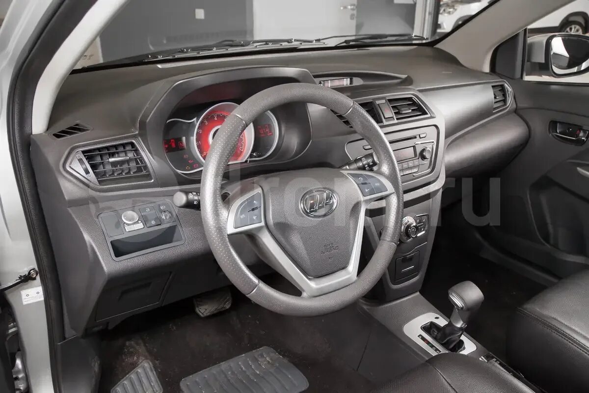 Лифан икс 50 вариатор. Lifan x50 2025. лифан х 50 luxury cvt фото. lifan x50 2015 фото салона.