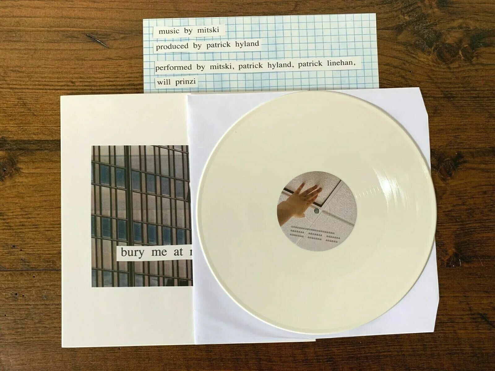 Mitski first love. Митски мияваки. Mitski поет. Мицки певица. First love late spring mitski текст.