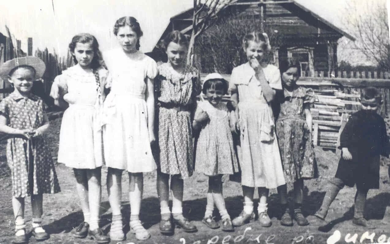 Деревня 1930 годов. Одежда детей 40-х годов. Дети 50 х годов в деревне. Деревня 30 годов. Одежда детей до войны.