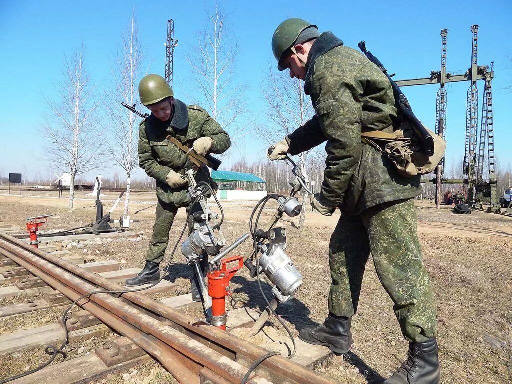 Войска тыла Вооруженных сил РФ. Тыл Вооруженных сил РФ вооружение. Специальные войска тыла вс РФ. Тыл Вооружённых сил Российской Федерации войска. Восстановление в вс рф