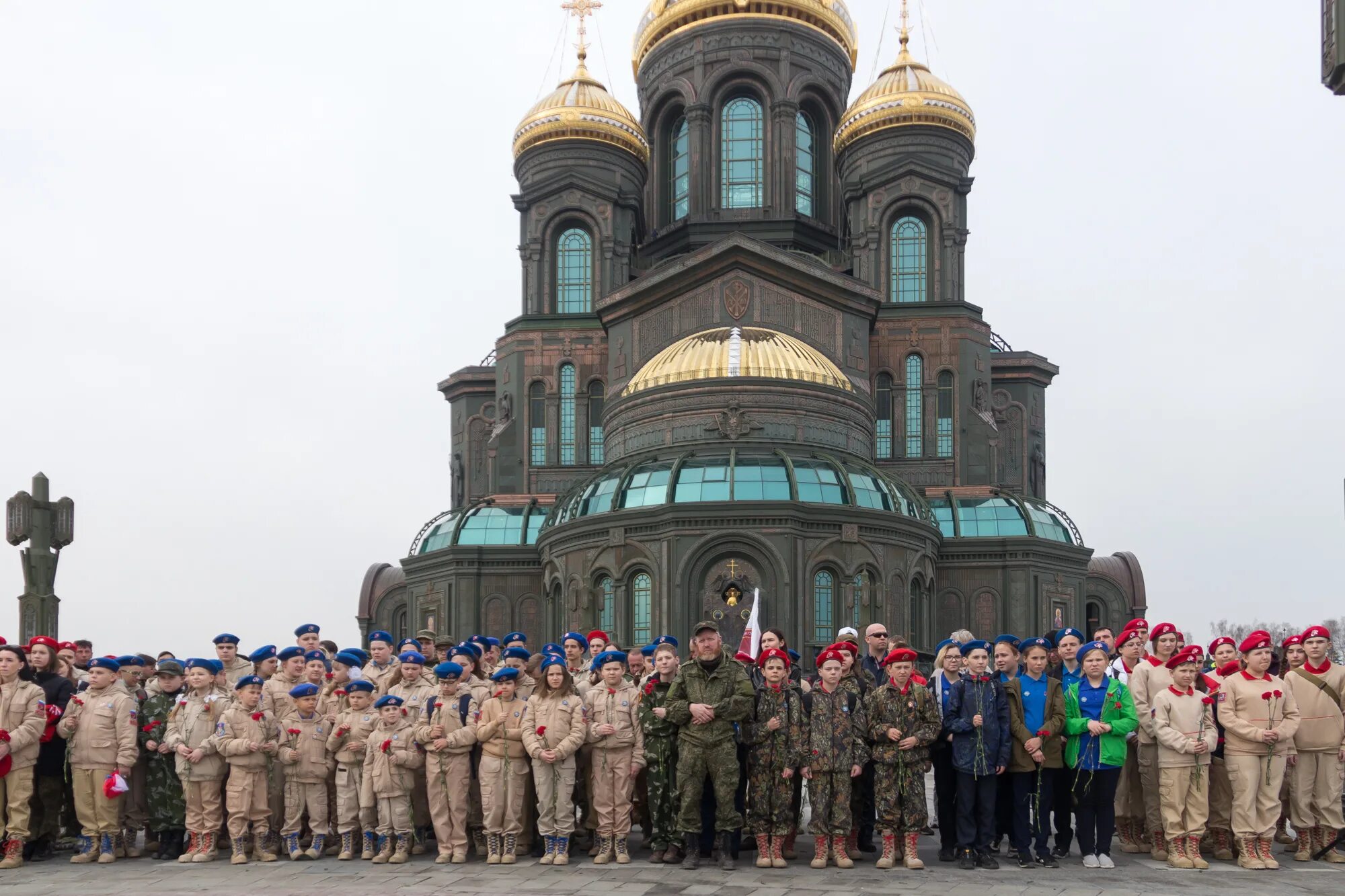Вооруженные силы храм изображения. Главный храм вооружённых сил российской федерации. храм вооружённых сил россии в подмосковье. главный храм вооруженных сил российской федерации поле сражений. храм вс рф в парке патриот внутри.