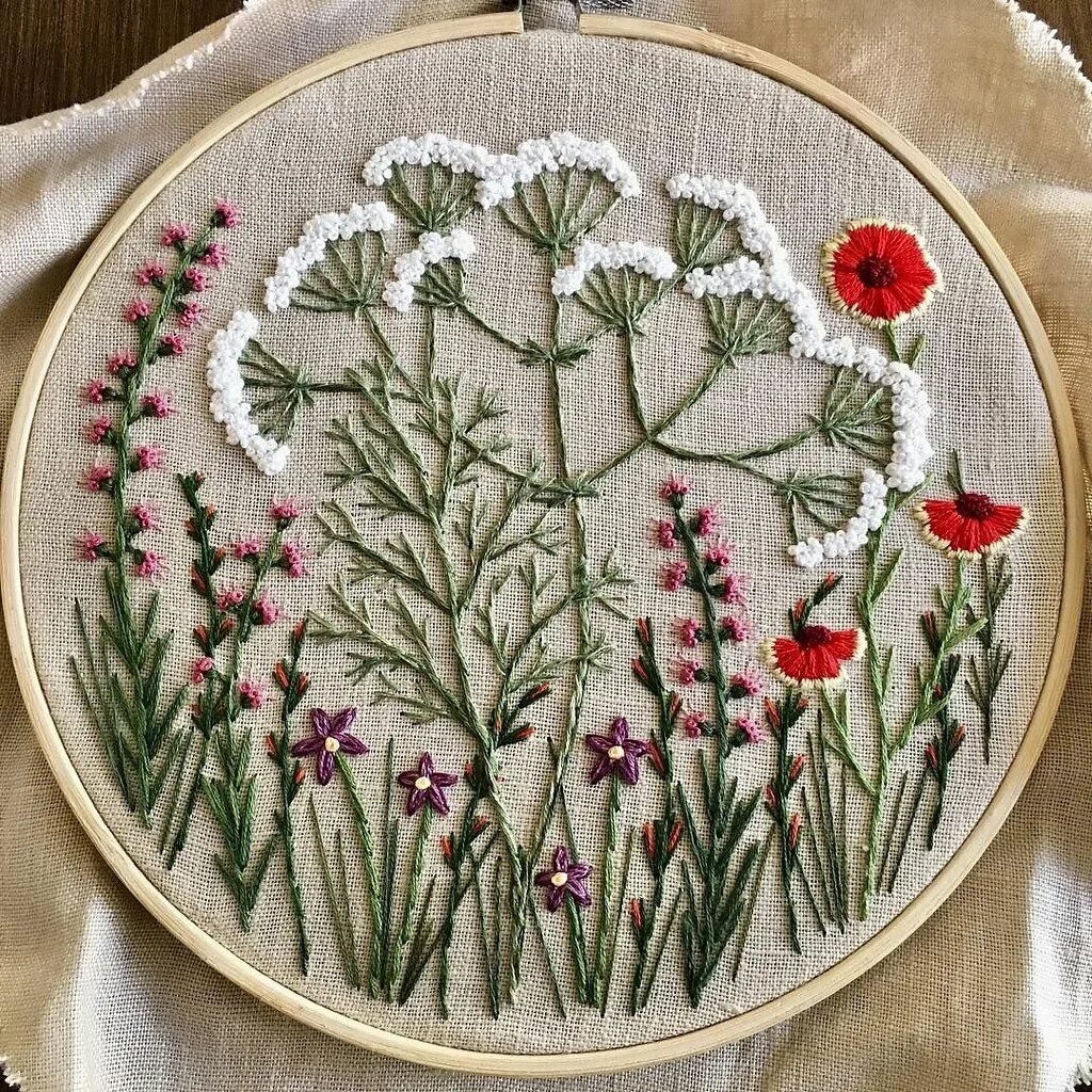 вышивка эмбройдери. микровышивка гладью. вышивка крестиком. пяльцы для вышивания. вышитые подушки.