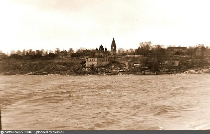 Старый Тутаев левый берег. Старинный Романов Борисоглебск. Старые фотографии Тутаева. Исторический Тутаев левый берег.