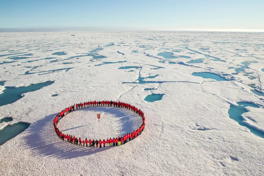 North pole 1. Северный полюс. СЛП Северный полюс. Врата на Северном полюсе. Северный полюс 2010.