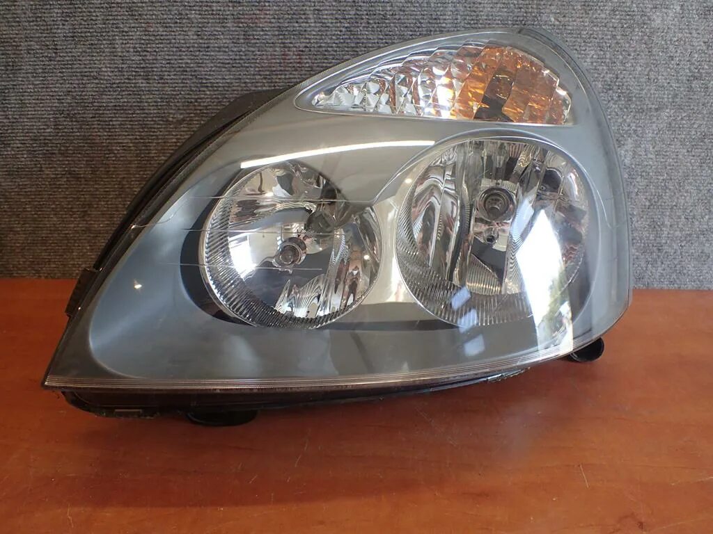 Фара клио. Фонарь рено клио 2. Фара передняя на рено клио. Фары на рено клио 2. Фары clio 2.