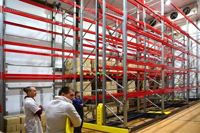 Завод оэмк старый оскол. Производственный склад. Склада комбинаты. Центральный склад. Склада комбинаты.