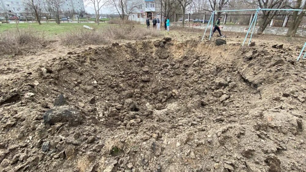 Пляж в зугрэсе 13 августа 2014 года. Зуевская грэс 2. Зугрэс сейчас. Зугрэс вечный огонь. Зугрэс тэс.