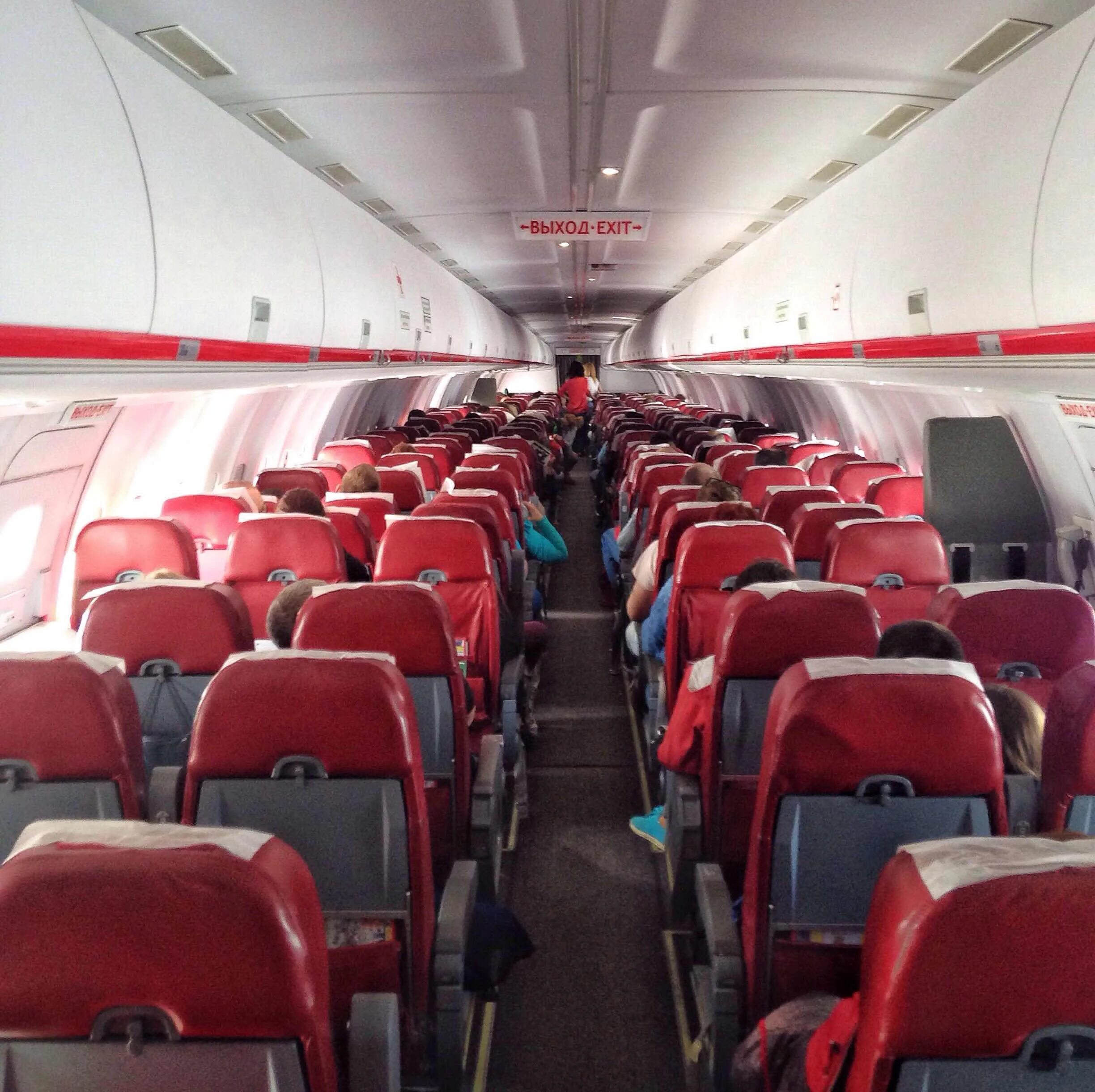 ред вингс wz-1047. ред вингс wz. ту-204 red wings салон. боинг 777 200 эконом класс. Wz3023 red wings самолет.