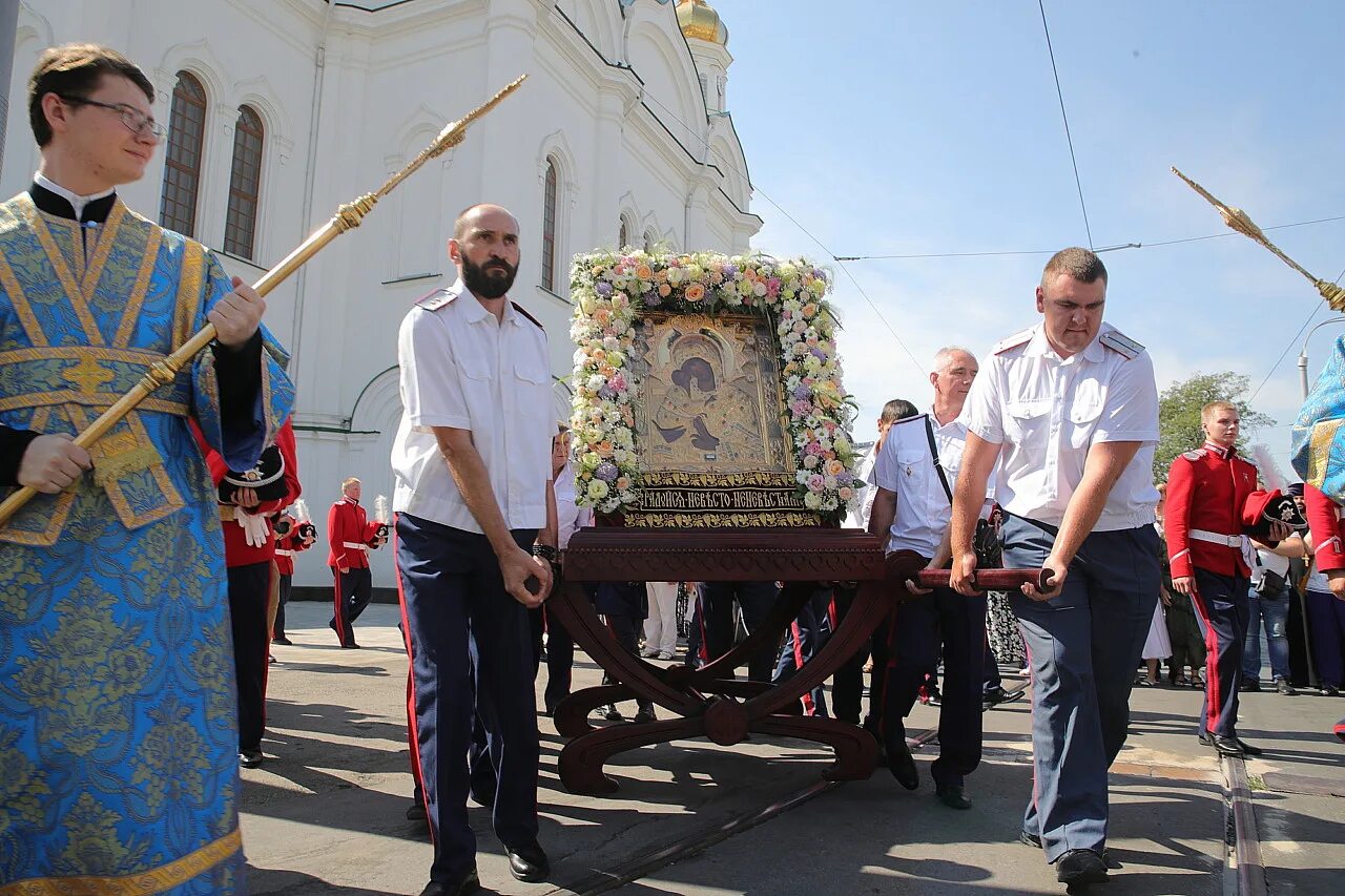 Православный рост. Крестный ход с Донской иконой в Ростове на Дону май 2015. Ростов православный. Священное место у донских Казаков. Успенская Ростовская область.