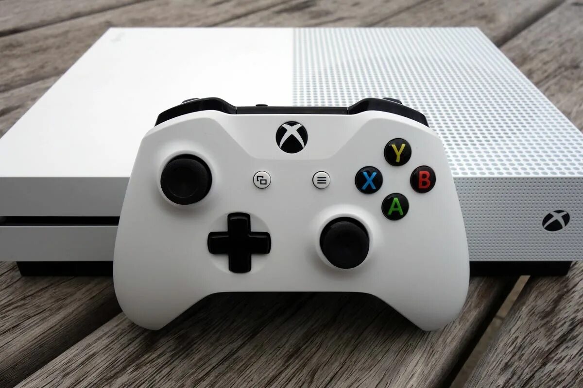 Xbox one s играем. Xbox one s. Xbox one s 2017. Икс бокс Ван. Xbox one Slim.