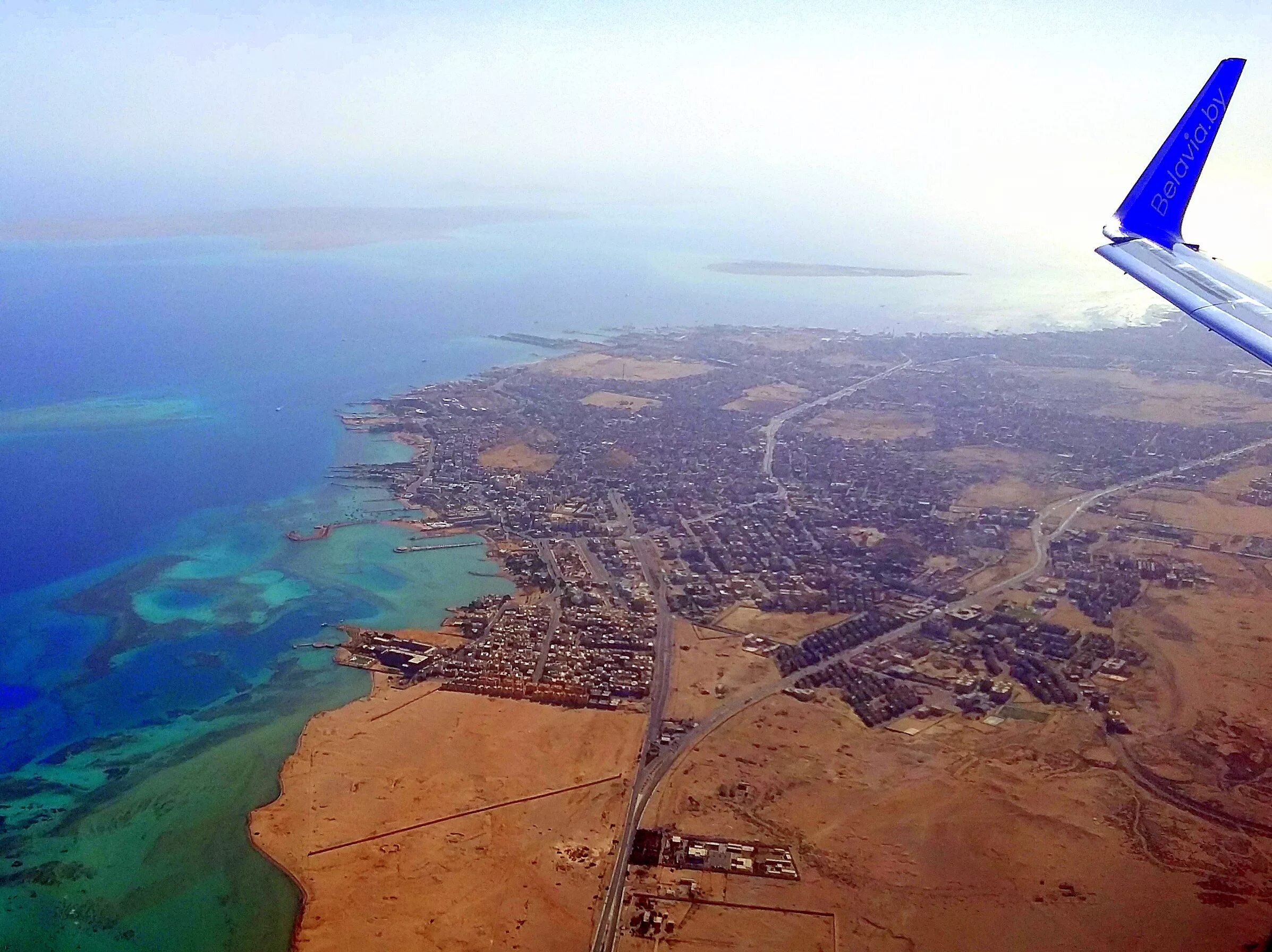 Летают ли самолеты в египет сейчас. Шарм-Эль-Шейх вид из самолета. Шарм Эль Шейх с самолета. Вид с самолёта Египет Шарм-Эль-Шейх. Вид из самолета на Египет.