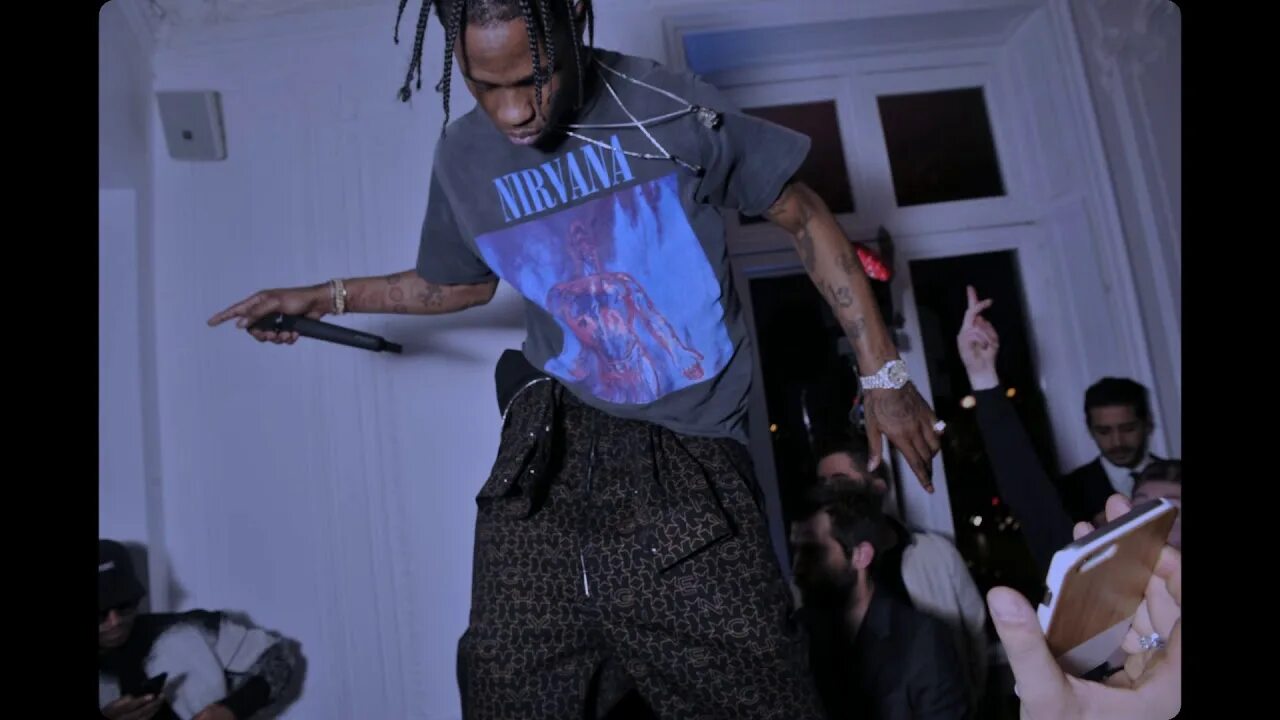 Travis scott speed. Travis scott. трэвис рэпер. трэвис скотт на улице. тусовка travis scott.