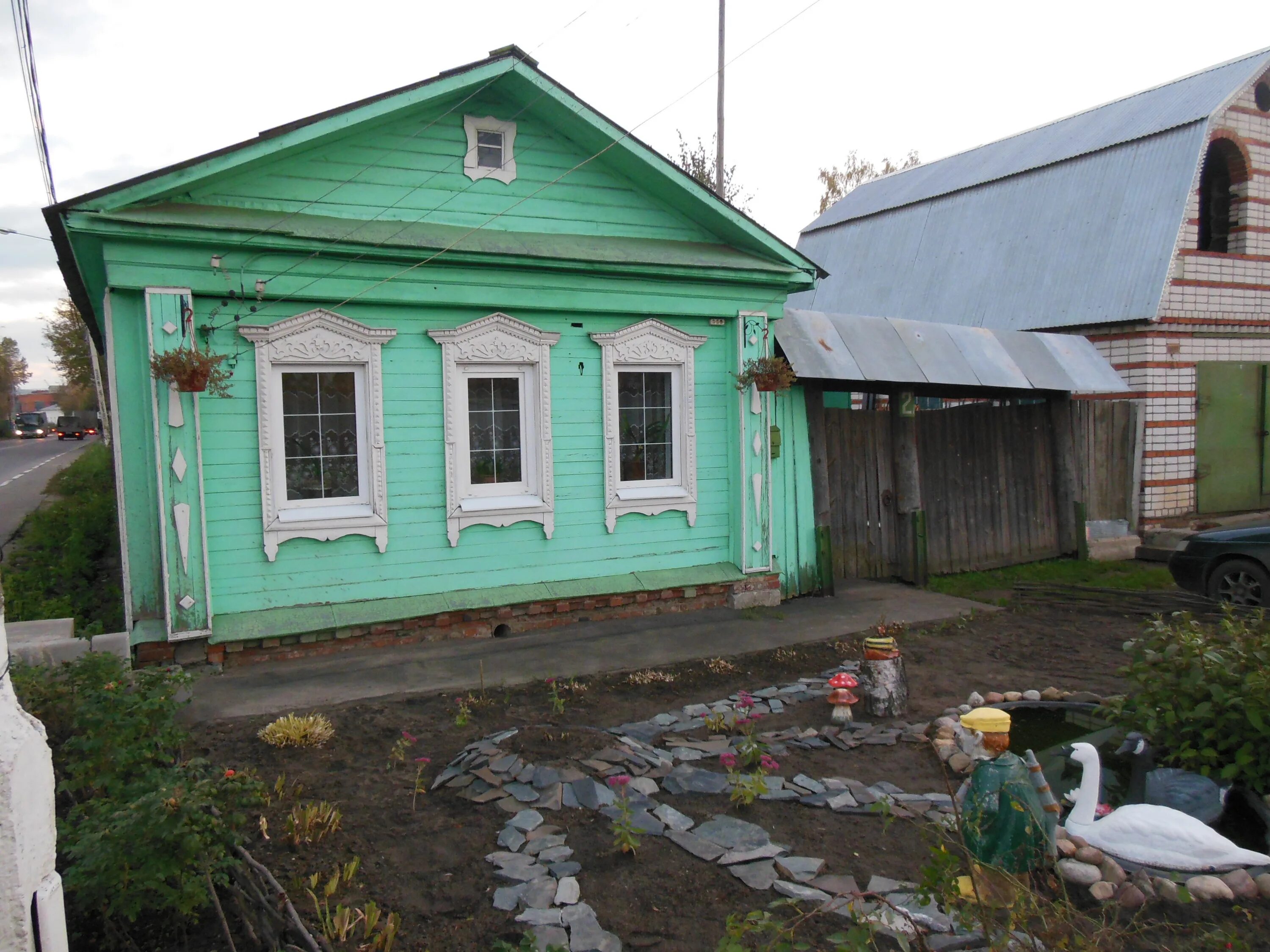 Старая Купавна улица братьев Кругловых. Дом в старой Купавне. Старая Купавна улица братьев Кругловых 36. Половина дома.