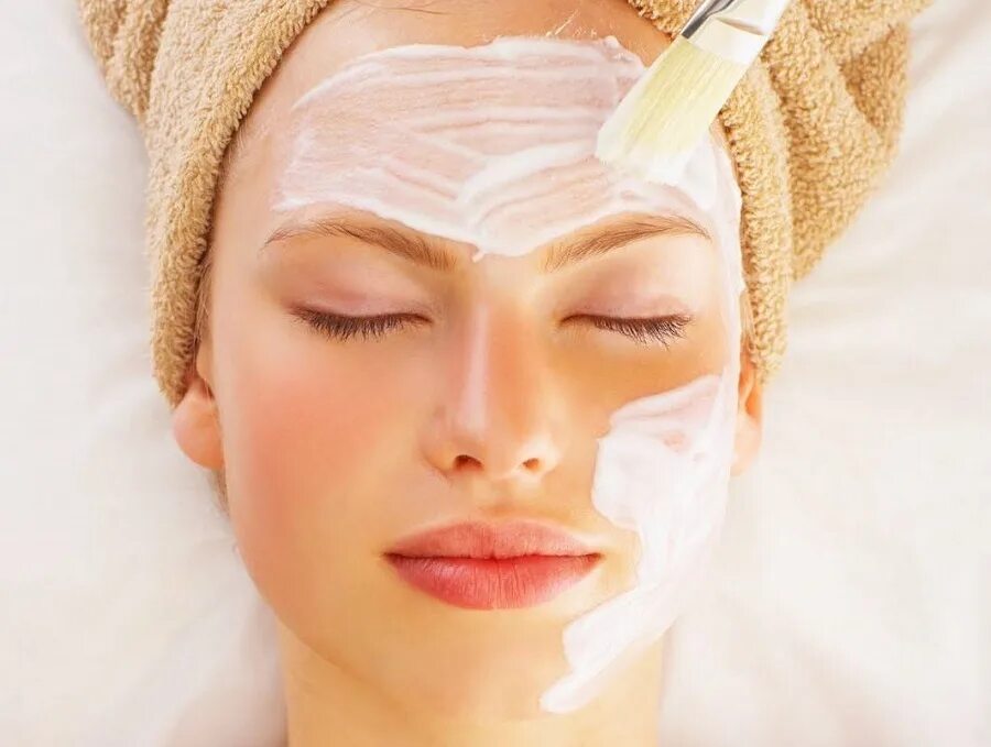 Пилинги для осветления. Осветляющий химический пилинг. Карбокситерапия для лица до и после. Bb glow процедура для лица. Косметология пилинг лица.