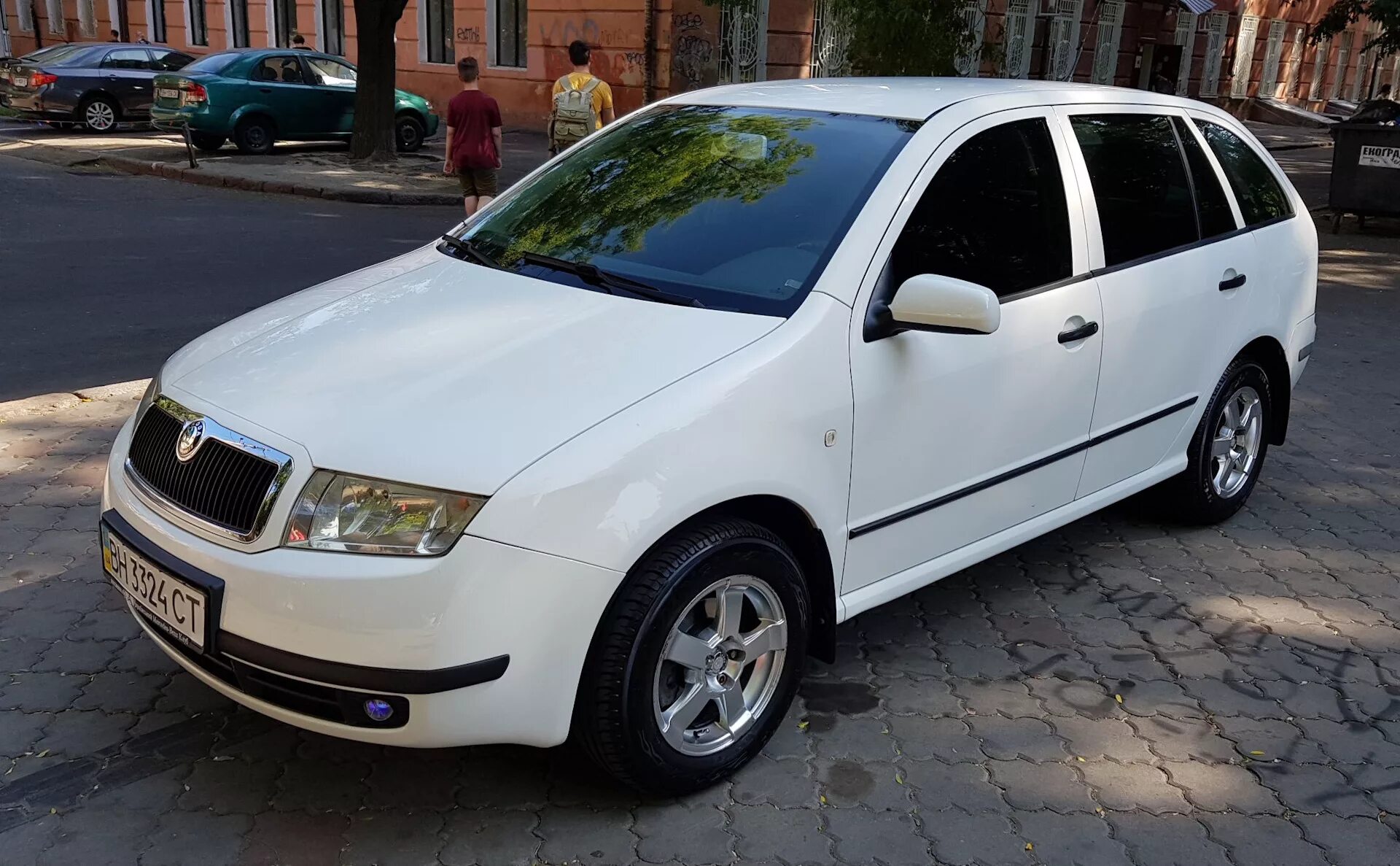 Skoda fabia 2003 года. Шкода фабия комби 2003. skoda fabia 1.2 2003. шкода фабия 2006 белая. škoda фабия 2003 (1934-1949).