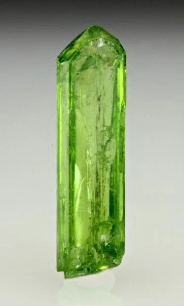 G r e e n Green aesthetic, Green wallpaper, Crystal aesthetic