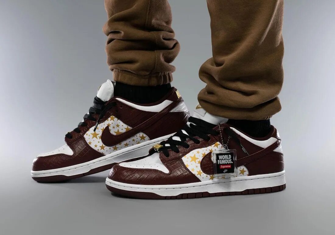 Nike SB Dunk Low Brown. Nike SB Dunk Supreme. Nike SB Dunk Low Supreme. Nike Dunk Low SB X Supreme "Barkroot Brown".