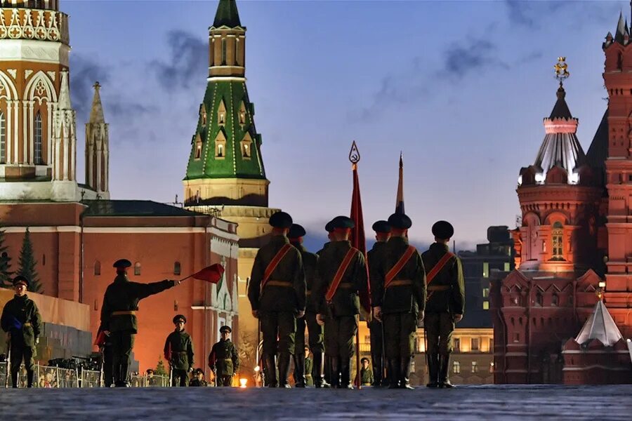 Конец сво 2024 год. Красивый ракурс на красной площади. Ракурсы фотографий на красной площади. Красная площадь с разных ракурсов.